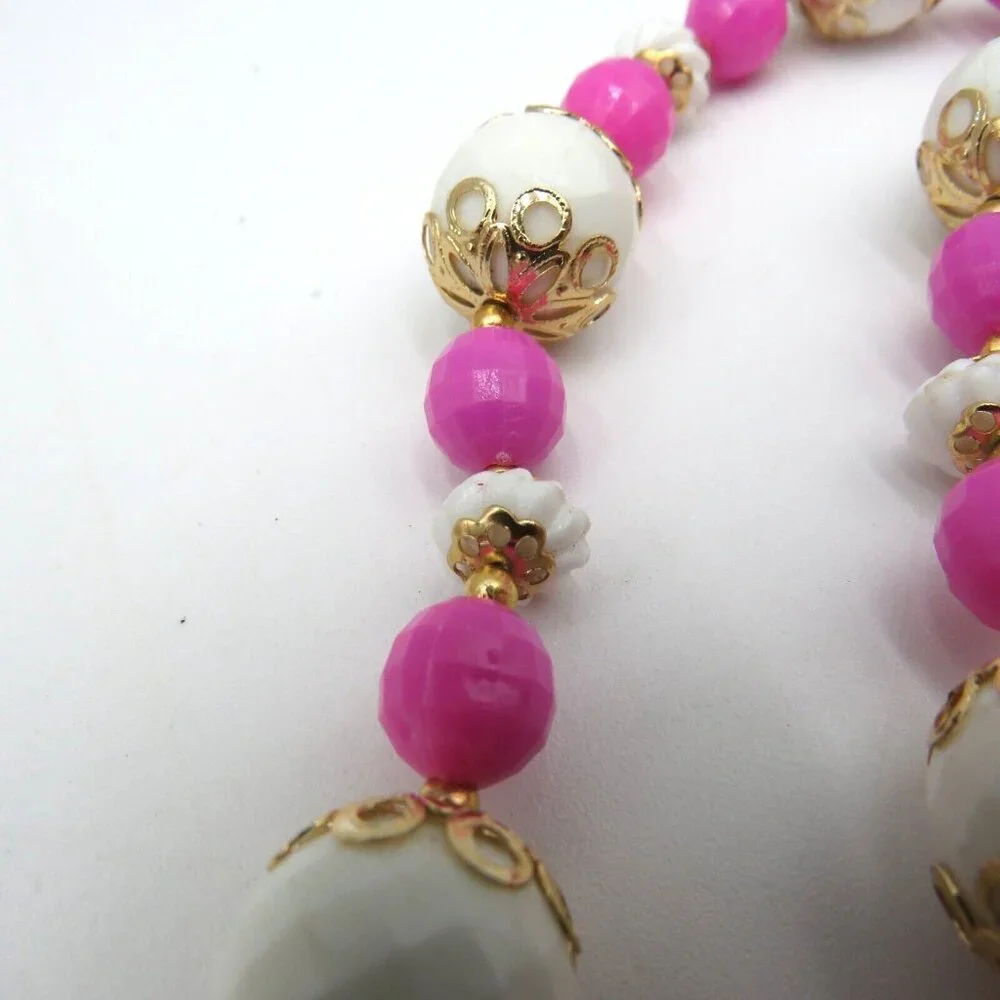 Hong Kong Necklace 24